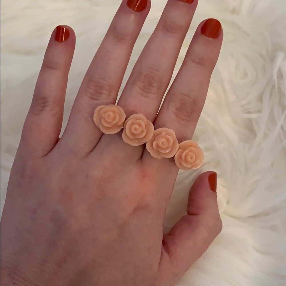 ❣️❗️FINAL PRICE➖DONATING SOON. LC Lauren Conrad double finger rose ring